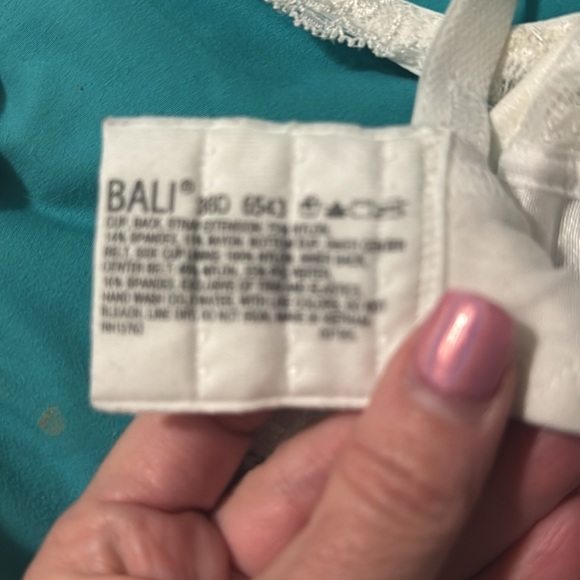 Bali lace bra 36D - Picture 3 of 3